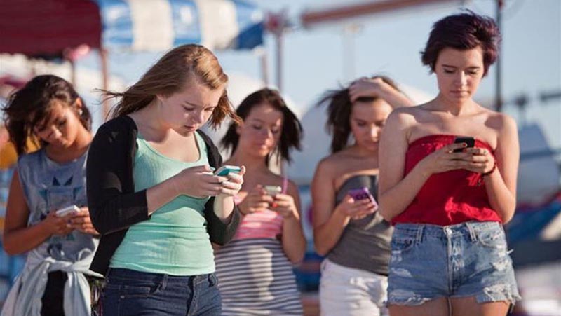 Facebook Kan Kaybediyor