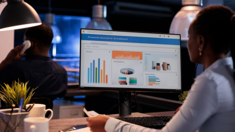 Sektöre Göre CRM Kullanımı: E-Ticaret, Hizmet ve Üretim Sektörleri İçin Farklılıklar